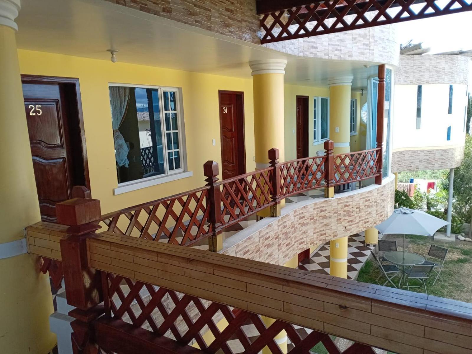 Hostal Mariscal Sucre ตาบาเบลา ภายนอก รูปภาพ